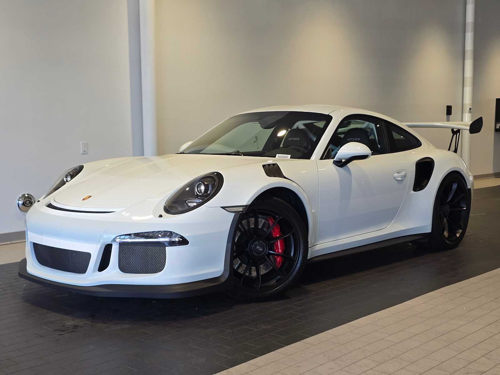 2016 Porsche 911 911 GT3 RS in White — front three-quarter view
