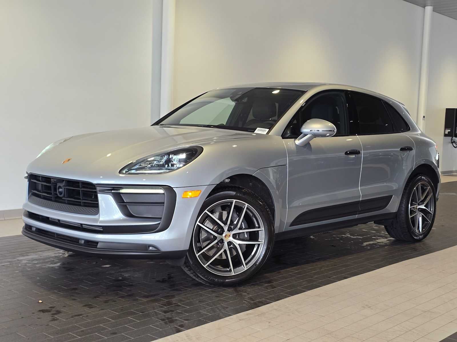 2025 Porsche Macan Macan in Dolomite Silver Metallic — front three-quarter view