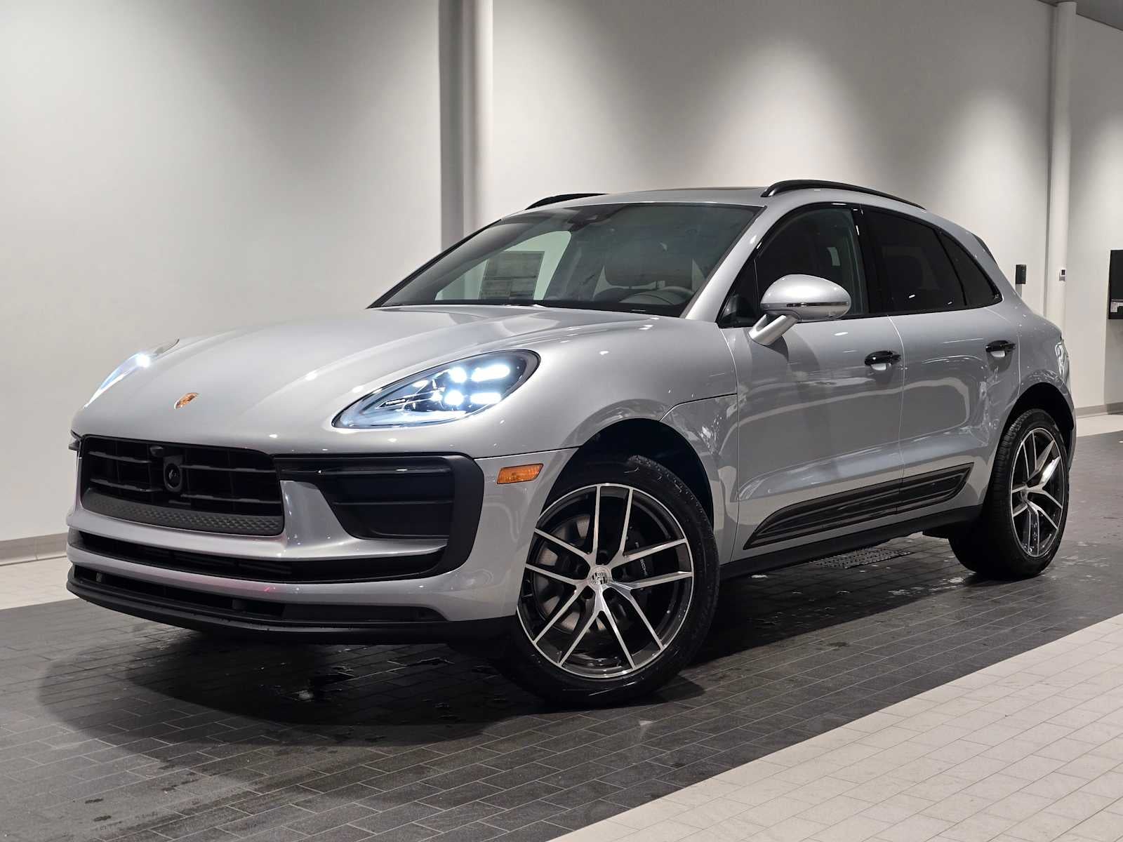 2026 Porsche Macan Macan in Dolomite Silver Metallic — front three-quarter view