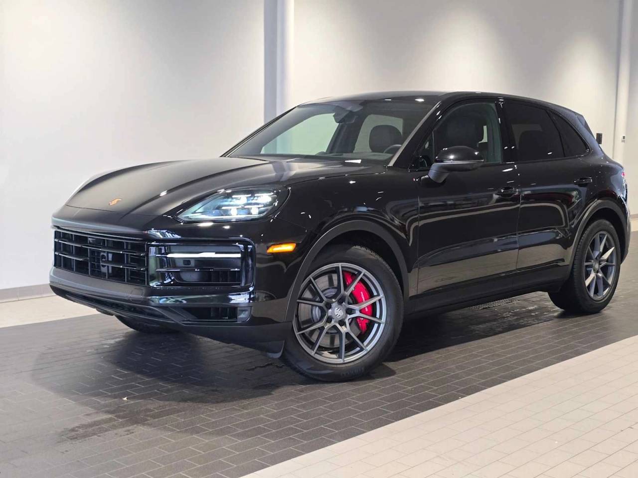 2024 Porsche Cayenne Cayenne S (MY24) in Chromite Black Metallic — front three-quarter view